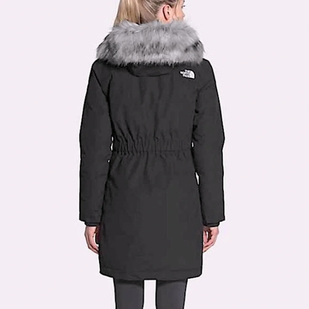 SOLD The North Face Artic Down Parka - Picture 3 of 16